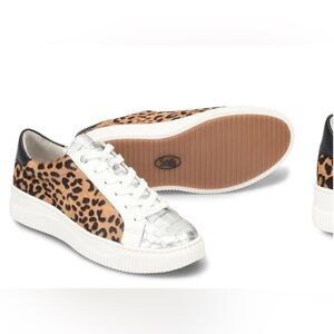 Sofft Women's Fianna Silver and Leopard Sneakers